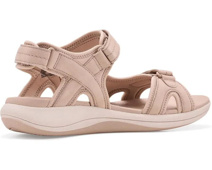 Сандалии Clarks Cloudsteppers Mira Free с мягкой стелькой Cushion Soft и ремешком на липучке