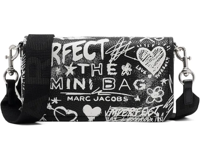 Мини-сумка Marc Jacobs The Punk Scribble с дерзким принтом