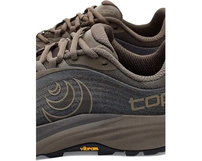 Трейловые кроссовки Topo Athletic Pursuit 3 с нулевым перепадом и подошвой Vibram