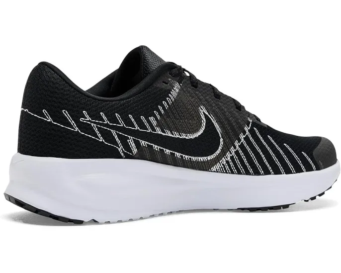 Кроссовки Nike Defy на пенной подошве с гибкими канавками