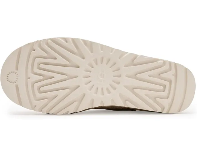 Угги Classic Micro Sun Stitch с вышитым логотипом