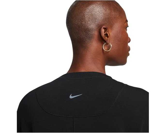 Футболка Nike One Relaxed с коротким рукавом и технологией Dri-FIT