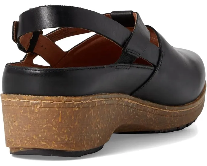 Сандалии SoftWalk Arica на танкетке с кожаной стелькой и ремешком