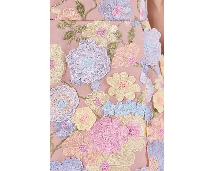 Мини-платье Avec Les Filles с 3D цветами и силуэтом абажура