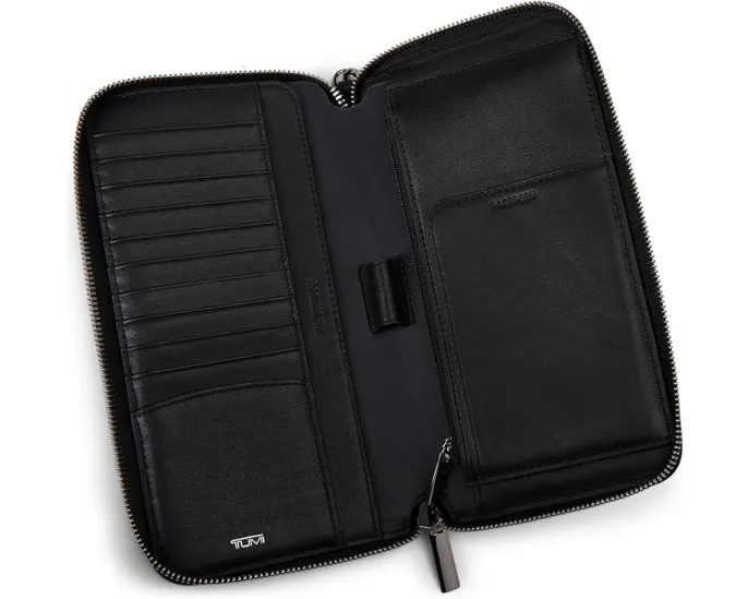 Дорожный кошелек Tumi с ремешком на запястье и отделением для паспорта