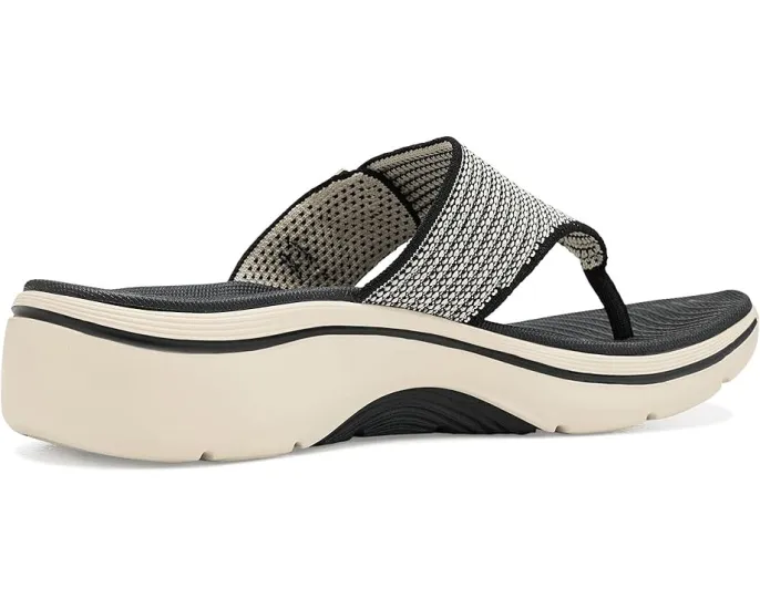 Сандалии SKECHERS GO Walk Arch Fit 2.0 Resort Day с блестками и клиньем