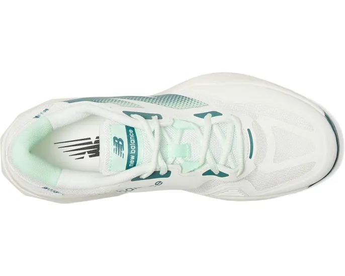 Теннисные кроссовки New Balance 796v4 с технологией FuelCell и прочной подошвой