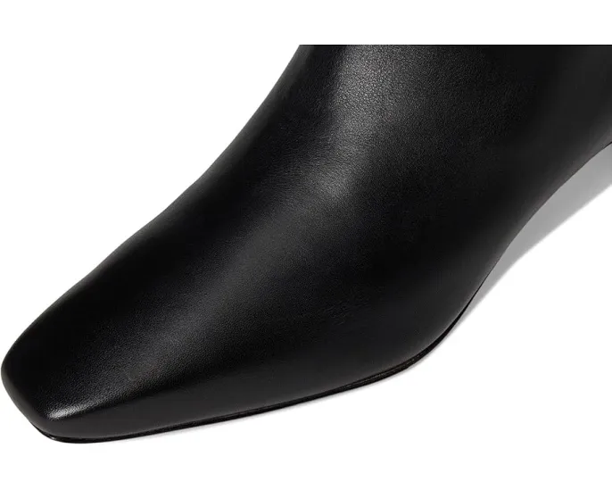 Высокие сапоги Vince Harlan с квадратным носком на удобном каблуке