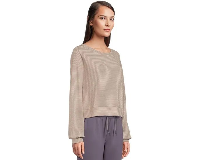 Свитер Yacht Me от TravisMathew с легким расслабленным кроем и фактурными полосками