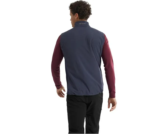 Легкий утепленный жилет Arc'teryx Atom с влагостойкой тканью
