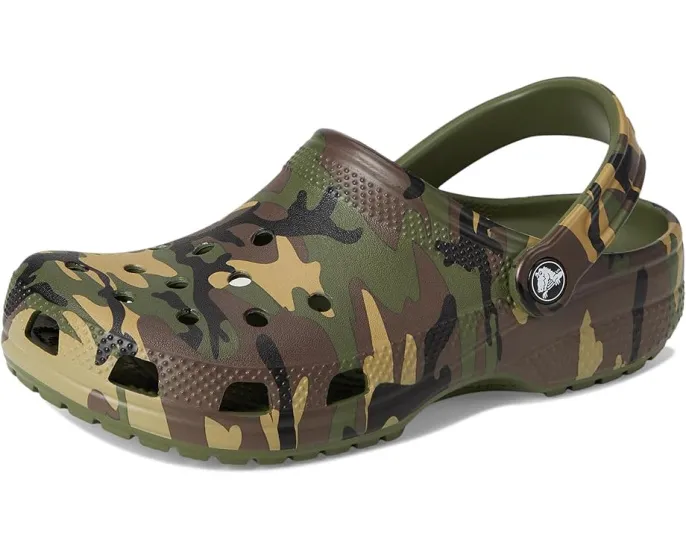 Детские кроксы Classic Camo Clogs с камуфляжным принтом и ремешком на пятке Crocs Kids