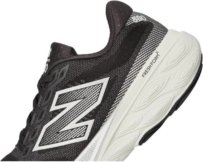 Беговые кроссовки New Balance Fresh Foam X 880 v15 с увеличенной высотой подошвы