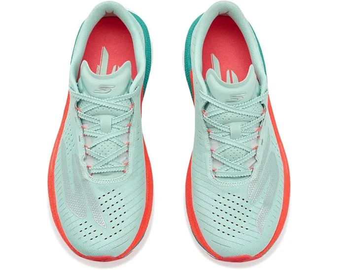 Кроссовки Skechers Aero Razor с технологией Hyper Burst Pro