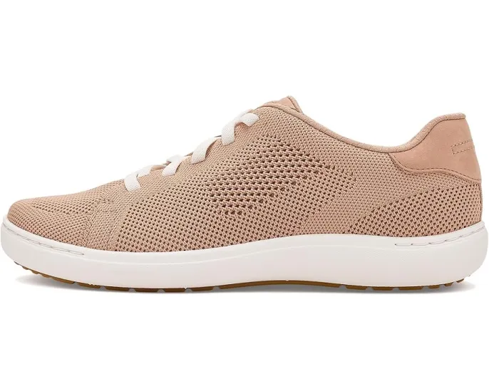 Кроссовки Clarks Nalle Walk с дышащим верхом из трикотажа и стелькой Contour Cushion