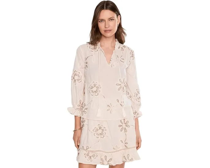 Блуза с разрезным воротом и завязками Vince Camuto с вышивкой