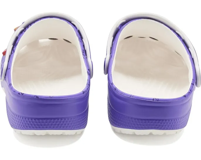 Crocs Friends Classic Clogs сабо с принтом и подвесками разноцветные