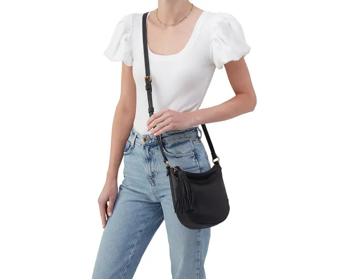 HOBO Lexi Crossbody с фирменным карманом для телефона и кисточкой