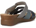 Сандалии Clarks Calenne Lily на трех ремешках с застежкой на липучке