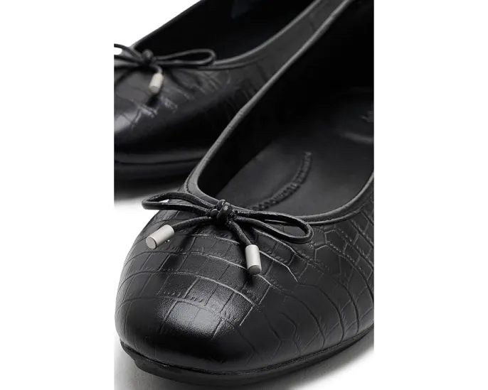 Балетки Delicato Crocodile из кожи с принтом крокодила FitFlop