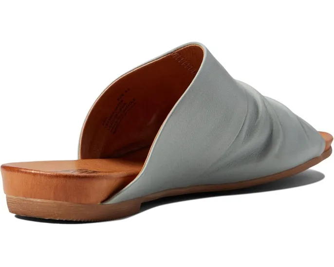 Сандалии Miz Mooz Aria с асимметричным дизайном и амортизирующей стелькой