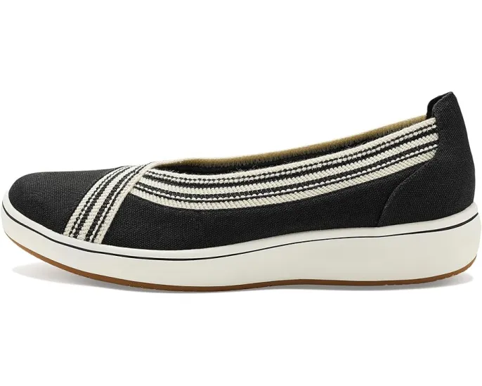 Слипоны Breezesky Air от Clarks с эластичными вставками и стелькой Cloudsteppers