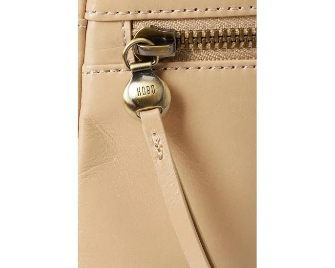 Рюкзак HOBO Billie из кожи с пятью отделениями
