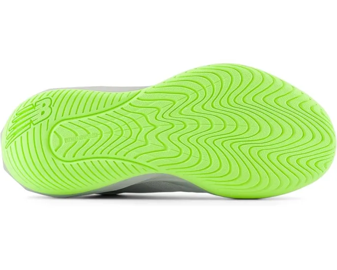 Теннисные кроссовки FuelCell 796V4 с энергоотдачей от New Balance