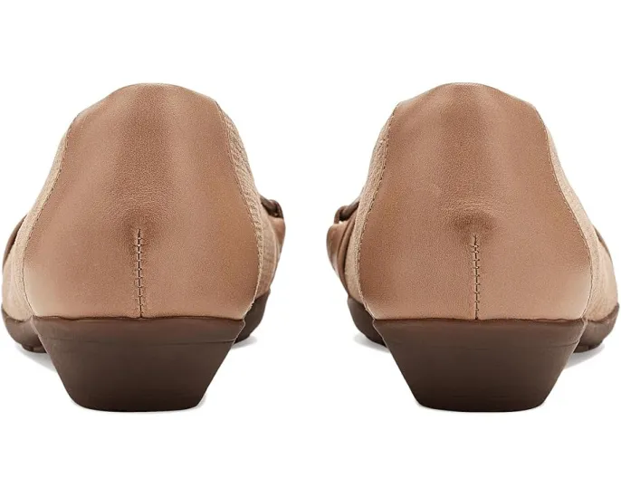Comfortiva Балетки Posie Soft Spots из кожи с цепочкой и технологией Pillow Top