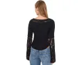 Вязаный топ Amber Lace Cuff с кружевными вставками Free People черного цвета