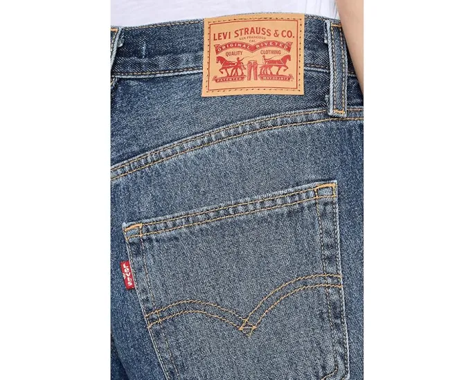 Шорты Levi's Womens 94 Baggy с расслабленным кроем и пятью карманами