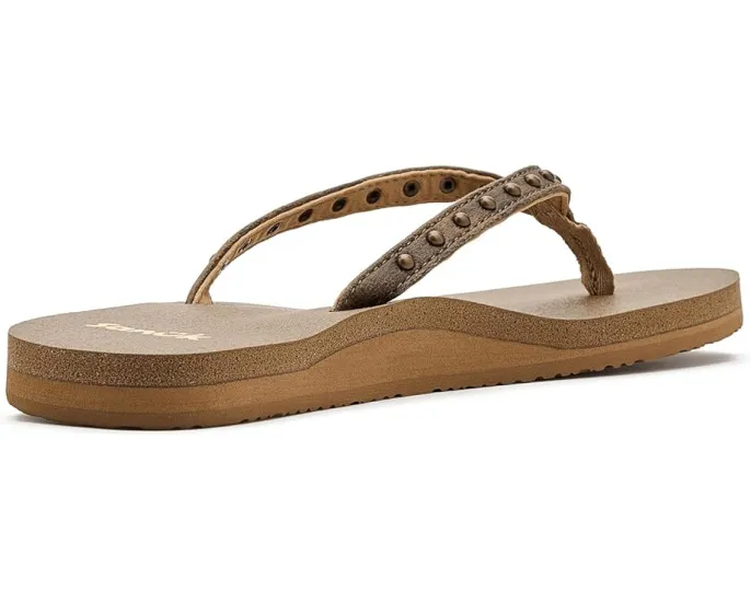 Sanuk Сандалии Yoga Joy II Stud с ремешком на заклепках и стелькой из коврика для йоги