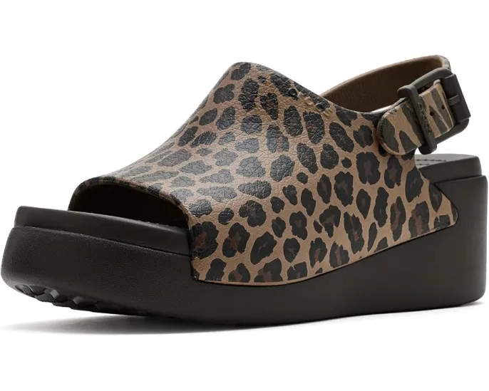 Сандалии-слайды Crocs Dylan Platform с металлическими заклепками