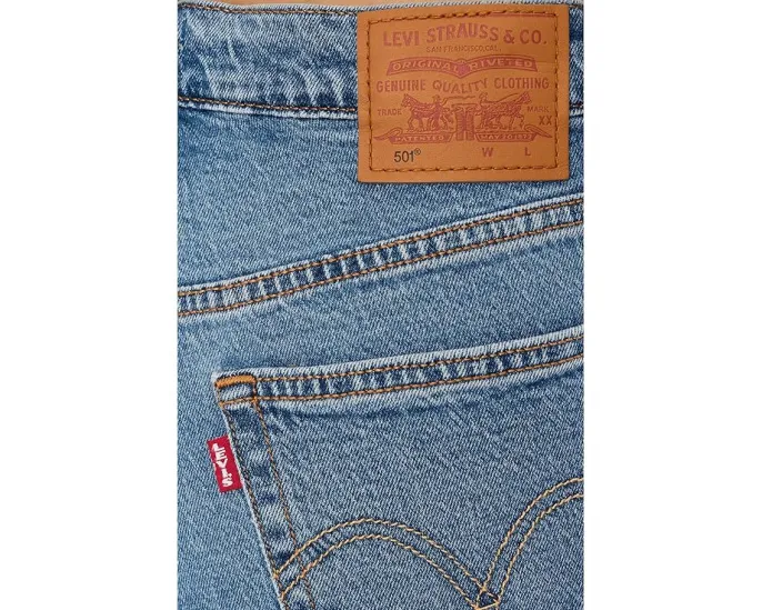 Шорты Levi's® Premium 501 Mid Thigh Light-Weight с высокой посадкой и пятью карманами
