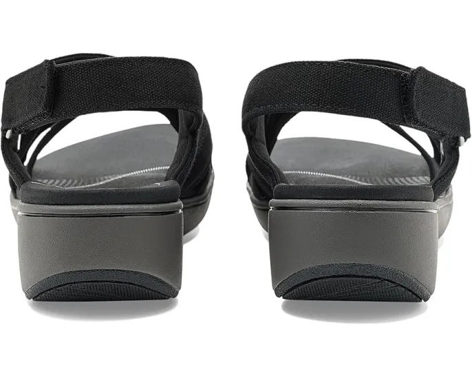 Сандалии Clarks Breezerae Ana с перекрестными ремнями и регулируемым задним ремешком