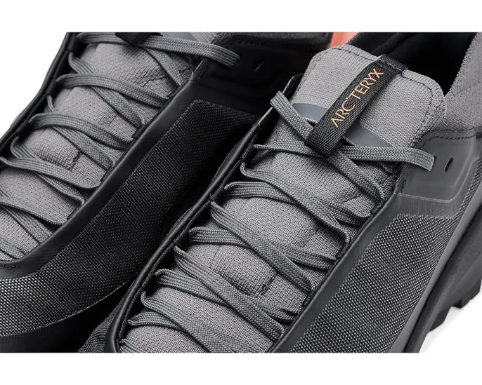 Кроссовки Vertex Alpine с цельным мыском и подошвой Vibram MegaGrip