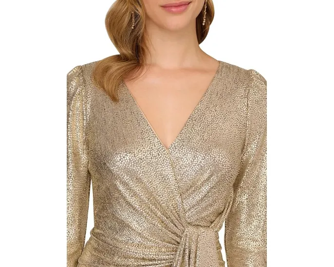 Коктейльное платье с драпировкой и металлическим эффектом Adrianna Papell