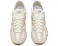 New Balance 471 кроссовки в ретро-стиле. С замшевым верхом и фирменным логотипом N