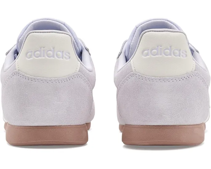 Повседневные кроссовки adidas Barreda Low с низким силуэтом