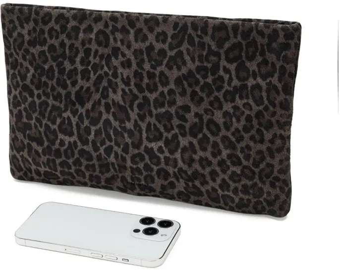 Клатч Bettina Leppo из мягкой кожи с принтом под животное AllSaints