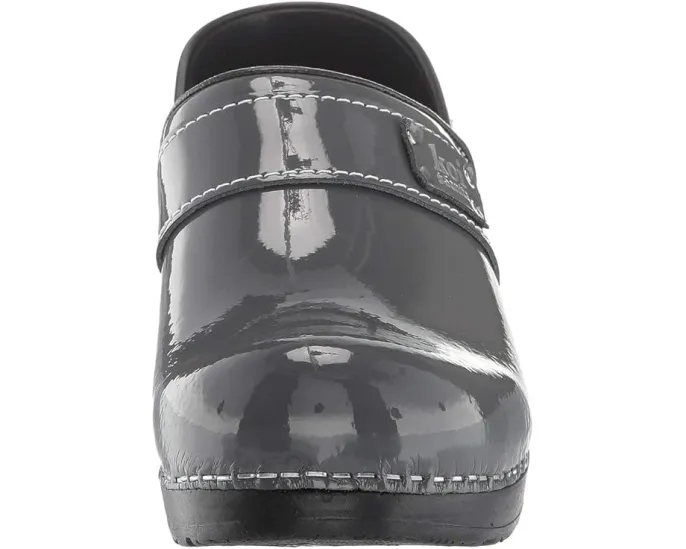 Сабо Sanita Lindsey by Koi с рокерной подошвой из лаковой кожи