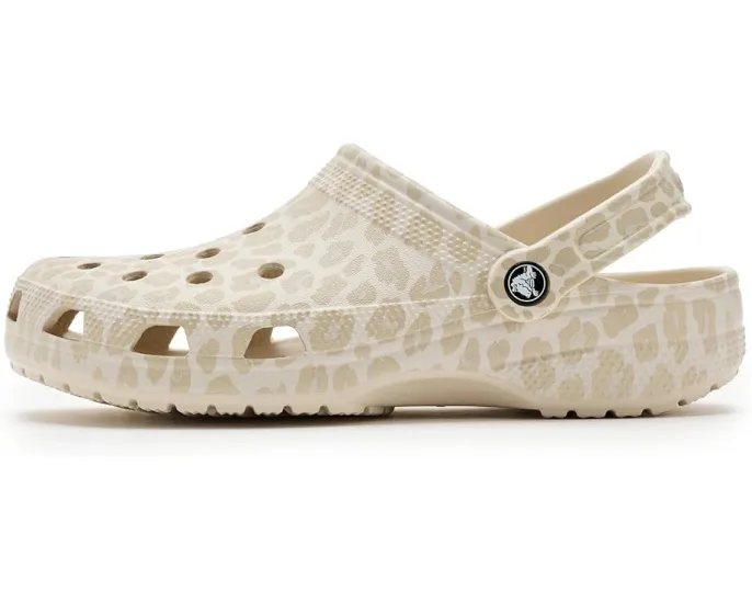 Классические сабо Crocs с сезонным принтом на платформе