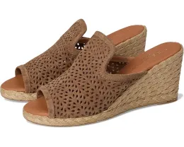 Сандалии Nissa на танкетке из рафии с перфорированным верхом