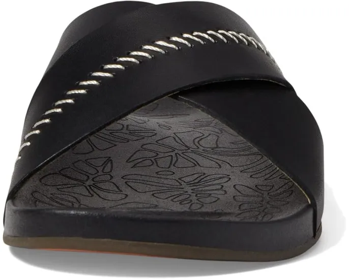 OluKai Kipea'a 'Olu шлепанцы с дизайном листа на стельке и кожаным верхом