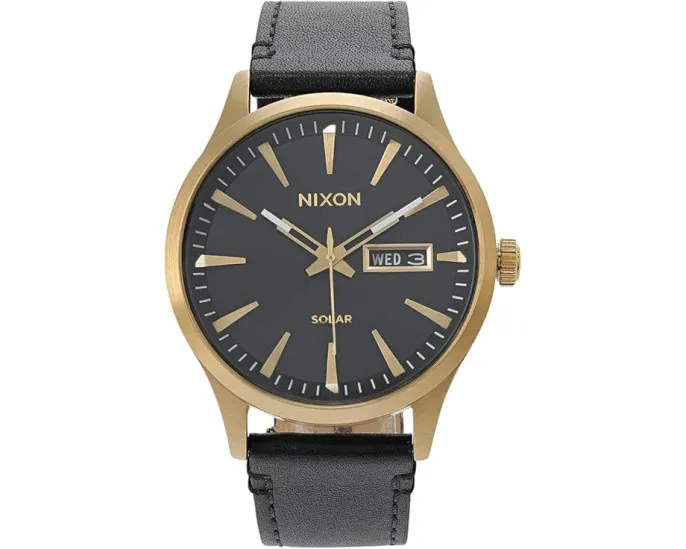 Часы Nixon Sentry Solar на кожаном ремешке с солнечной батареей
