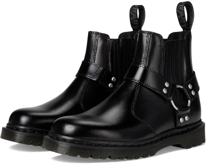 Chelsea ботинки Dr. Martens 2976 Harness из черной анилиновой кожи с декоративными шпильками