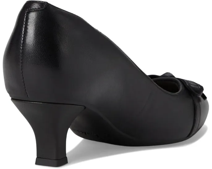 Туфли Clarks Kepley Holly с бантиком и котячьим каблуком