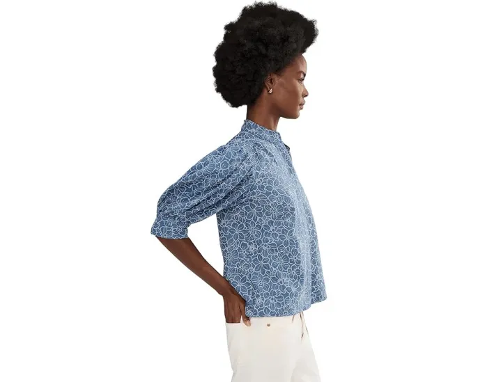 Блузка CeCe из шамбре с коротким рукавом и потайной планкой