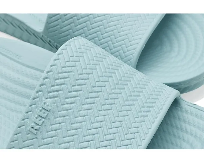 Водонепроницаемые сланцы Reef Water Scout с деталями под эспадрильи