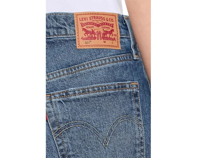 Шорты 501 Mid Thigh с прямым кроем и пятью карманами Levi's® Womens