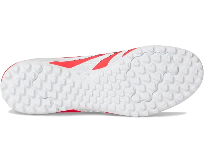 Кроссовки Predator Club Turf от Adidas с верхом из резины и технологией Strikescale